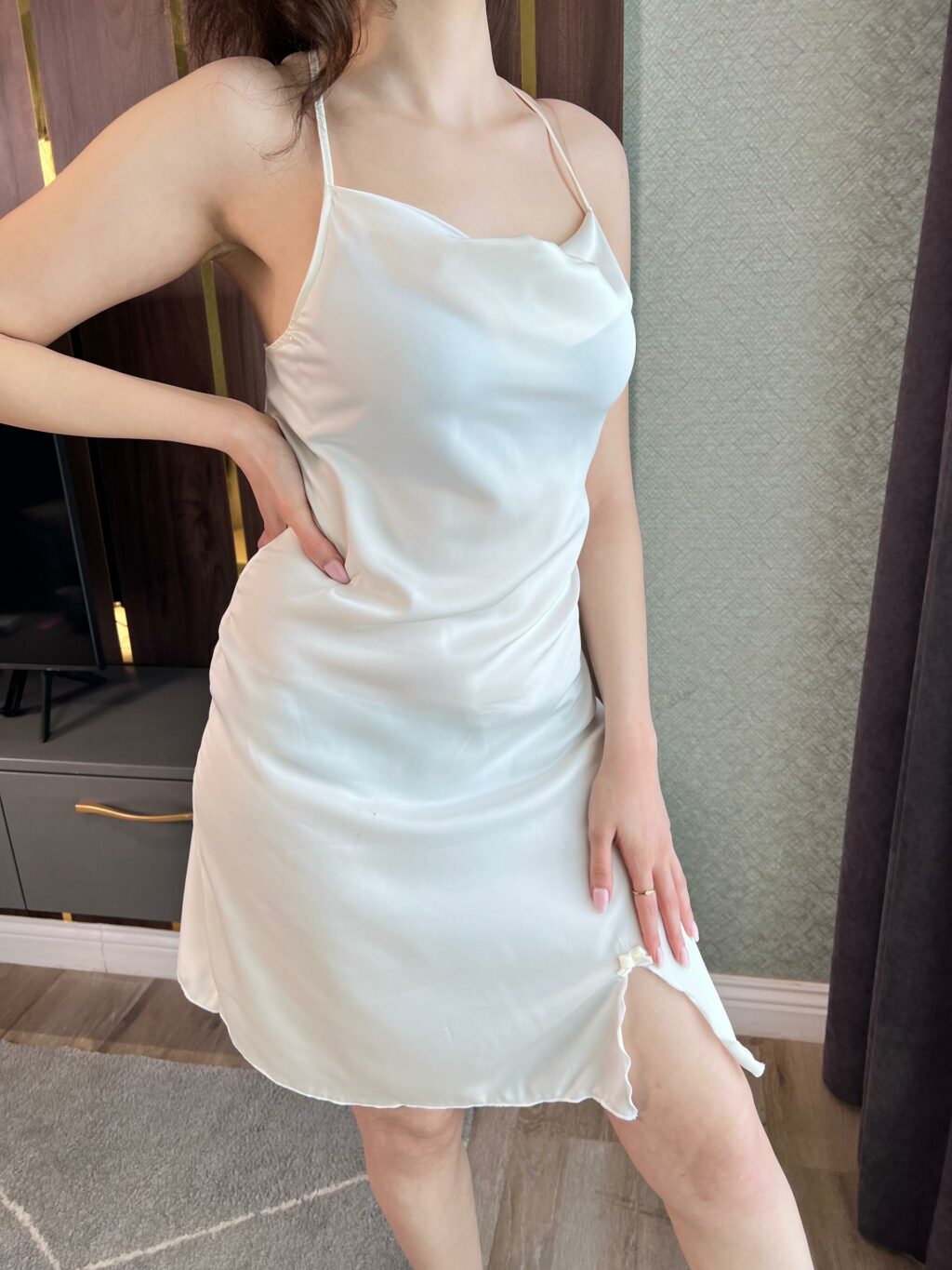 Nuisette courte en satin de soie نويزات ساتان حريري قصيرة